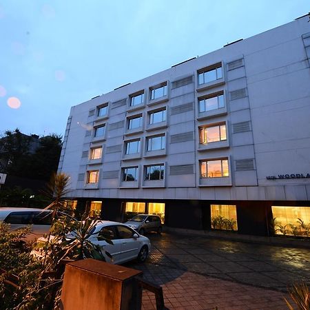 Hotel Woodland Poona Buitenkant foto
