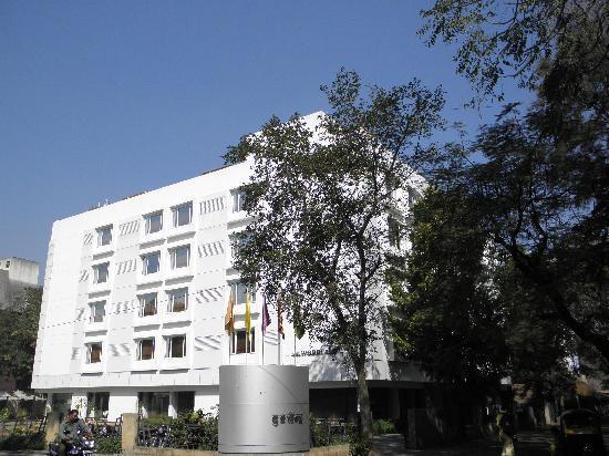 Hotel Woodland Poona Buitenkant foto