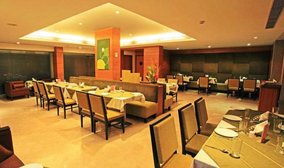 Hotel Woodland Poona Buitenkant foto