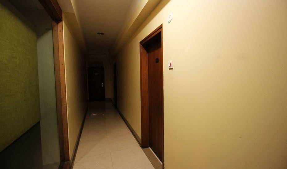 Hotel Woodland Poona Buitenkant foto