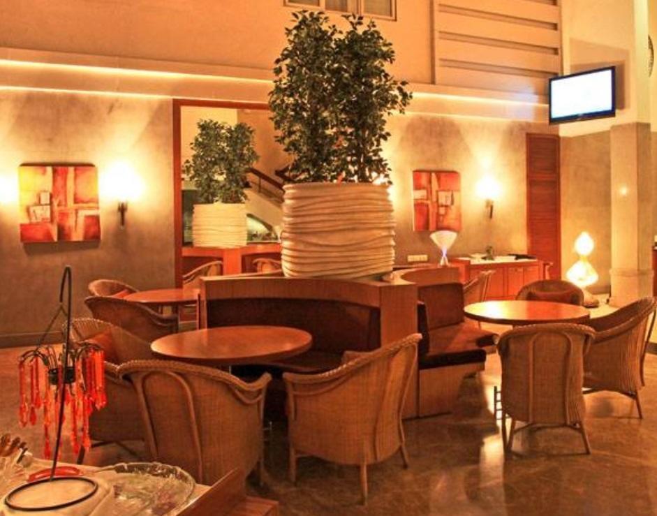 Hotel Woodland Poona Buitenkant foto